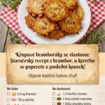 Křupavé bramboráky se slaninou na talíři, připravené k podávání